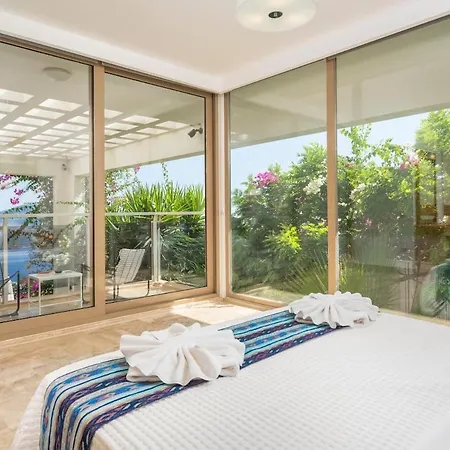 Ruby, Kalkan, كاس